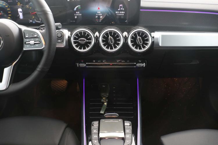 Used Mercedes-Benz GLB 2022 Refresh GLB 200 Dynamic Edition Interior 3