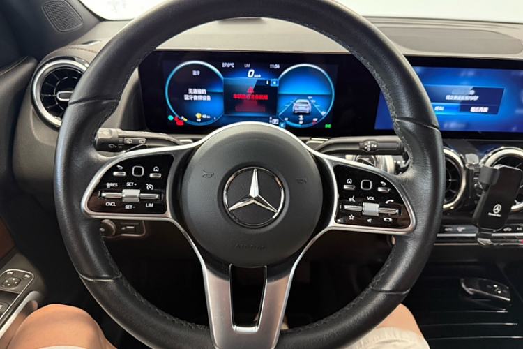 Used Mercedes-Benz GLB 2022 Second Facelift GLB 200 Dynamic Edition Interior 4
