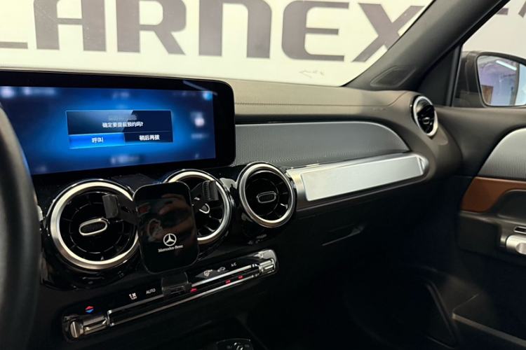 Used Mercedes-Benz GLB 2022 Second Facelift GLB 200 Dynamic Edition Interior 5