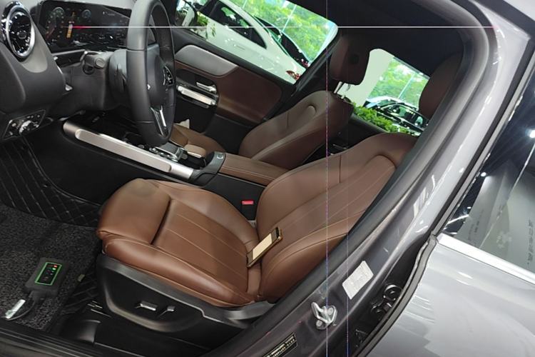 Used Mercedes-Benz GLB 2022 Second Facelift GLB 200 Fashion Edition Left Front Seat