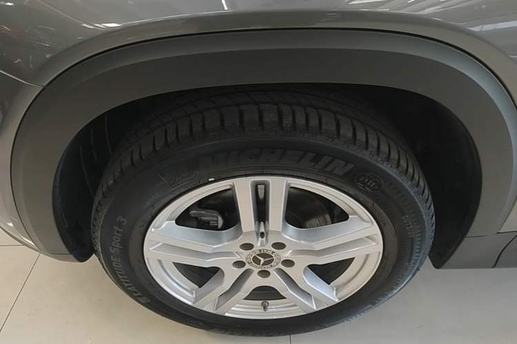 Used Mercedes-Benz GLB 2022 GLB 200 Dynamic Edition Left Front Wheel Hub