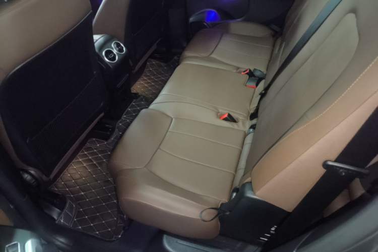 Used Mercedes-Benz GLB 2022 GLB 220 Fashion Model Left Rear Seat