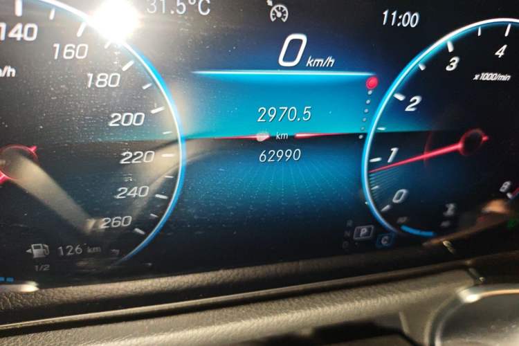 Used Mercedes-Benz GLB 2022 Second Facelift GLB 200 Fashion Edition Odometer Close Up