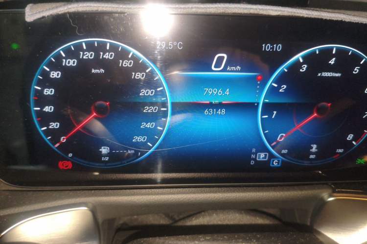 Used Mercedes-Benz GLB 2022 GLB 220 Fashion Model Odometer Close Up