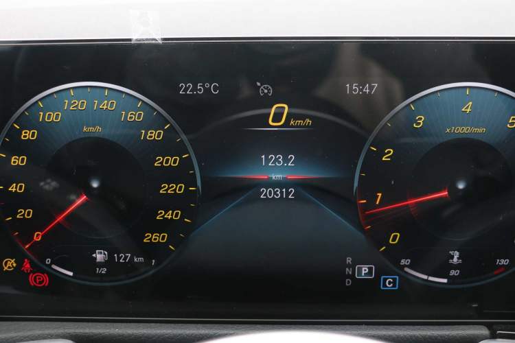 Used Mercedes-Benz GLB 2022 Refresh GLB 200 Dynamic Edition Odometer Close Up