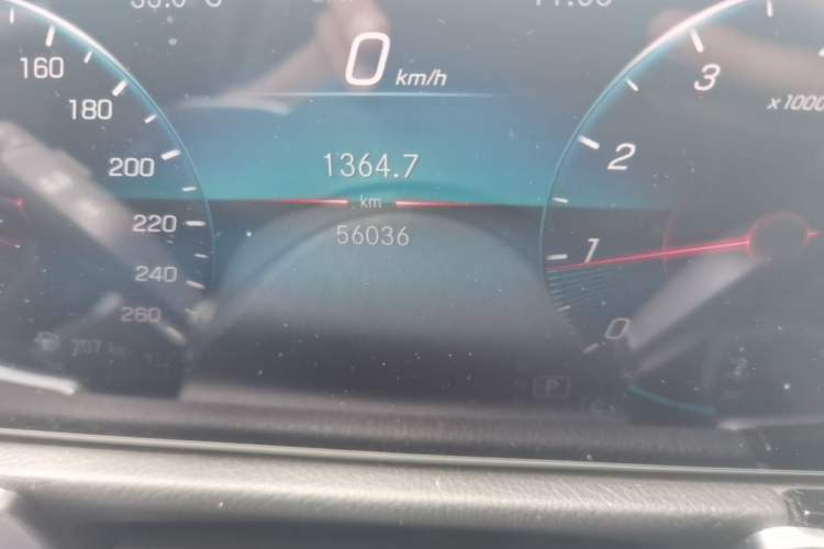 Used Mercedes-Benz GLB 2022 Second Facelift GLB 200 Dynamic Edition Odometer Close Up