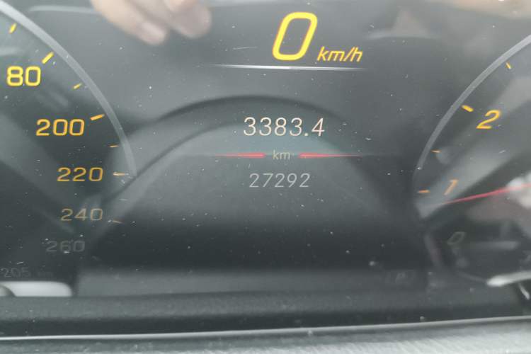 Used Mercedes-Benz GLB 2022 Second Facelift GLB 200 Fashion Edition Odometer Close Up