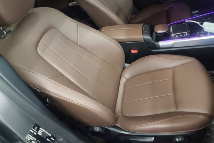 Used Mercedes-Benz GLB 2022 GLB 220 Fashion Model Right Front Seat