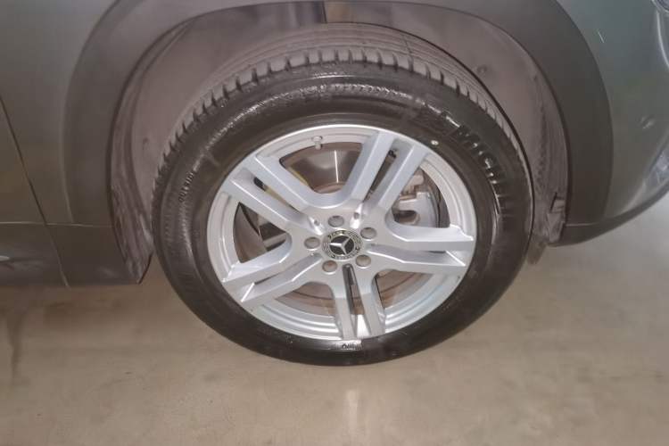 Used Mercedes-Benz GLB 2022 GLB 220 Dynamic Edition Right Front Wheel Hub