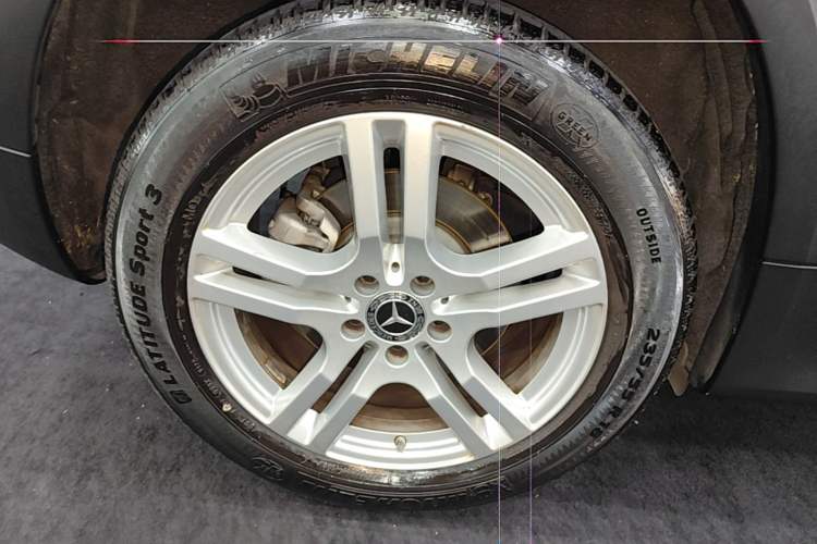Used Mercedes-Benz GLB 2022 Second Facelift GLB 200 Fashion Edition Right Rear Wheel Hub