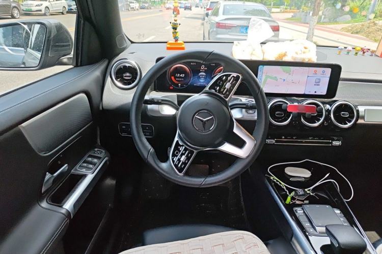 Used Mercedes-Benz GLB 2022 Second Facelift GLB 200 Dynamic Edition Steering Wheel
