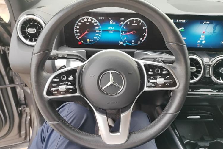 Used Mercedes-Benz GLB 2022 Second Facelift GLB 200 Dynamic Edition Steering Wheel