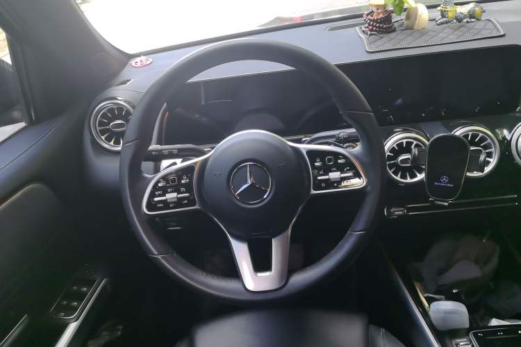 Used Mercedes-Benz GLB 2022 Second Facelift GLB 200 Fashion Edition Steering Wheel
