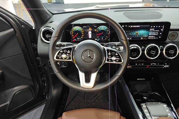 Used Mercedes-Benz GLB 2022 Second Facelift GLB 200 Fashion Edition Steering Wheel