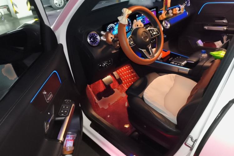 Used Mercedes-Benz GLB 2022 GLB 200 Dynamic Edition Driver Seat