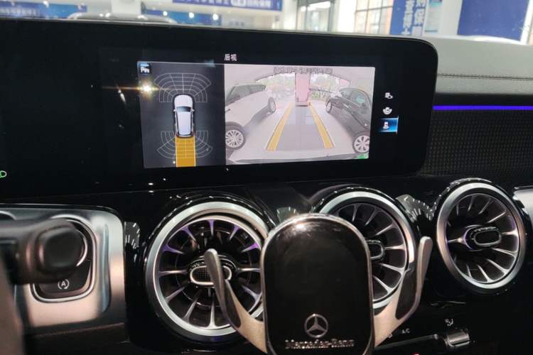 Used Mercedes-Benz GLB 2022 GLB 200 Stylish Edition Audio And AC Panel