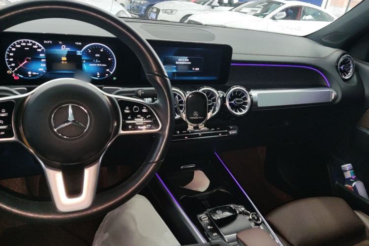 Used Mercedes-Benz GLB 2022 GLB 200 Stylish Edition Center Console