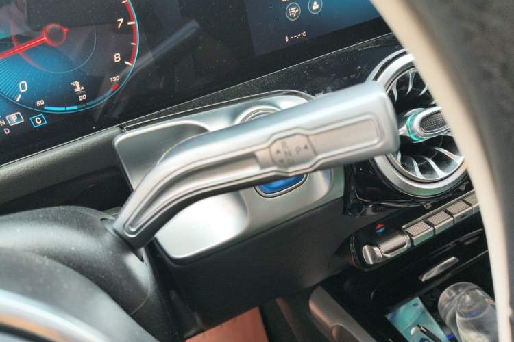 Used Mercedes-Benz GLB 2022 Second Facelift GLB 200 Dynamic Edition Gear Lever