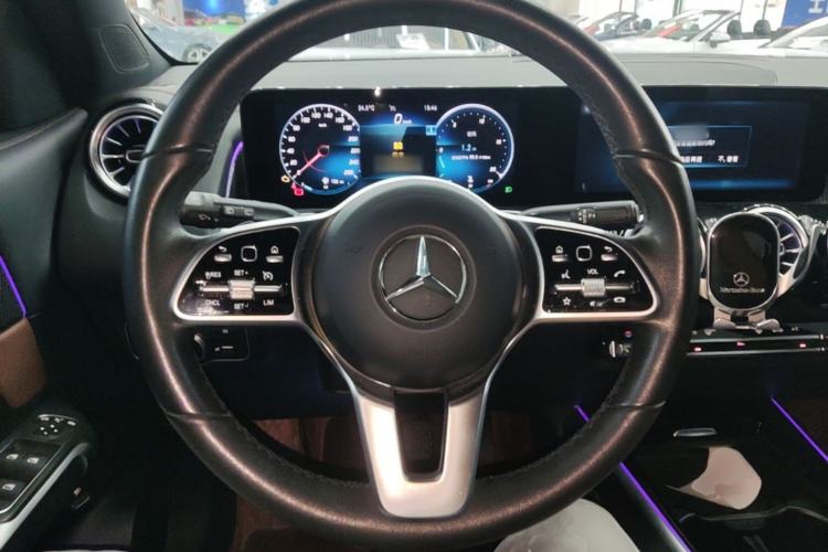 Used Mercedes-Benz GLB 2022 GLB 200 Stylish Edition Steering Wheel