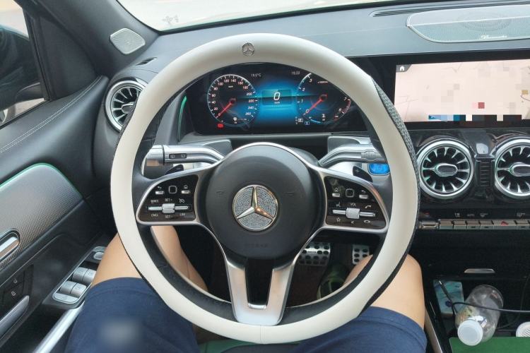 Used Mercedes-Benz GLB 2022 Second Facelift GLB 200 Dynamic Edition Steering Wheel