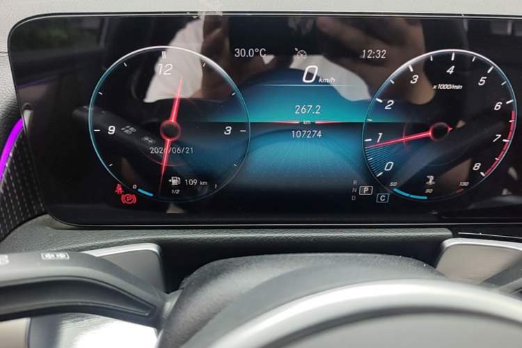 Used Mercedes-Benz GLB 2022 Updated GLB 200 Fashion Edition Odometer Close Up