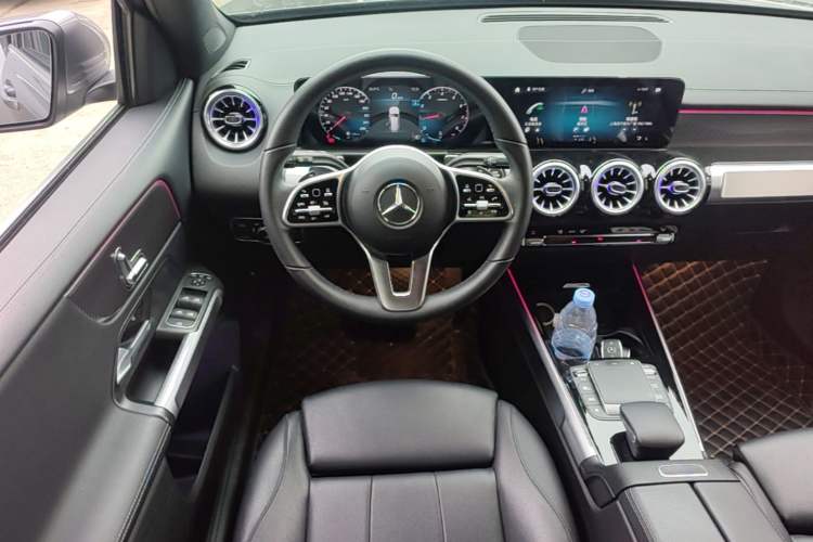 Used Mercedes-Benz GLB 2022 Updated GLB 200 Fashion Edition Steering Wheel