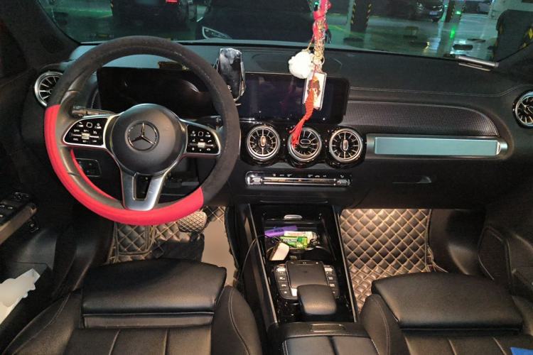Used Mercedes-Benz GLB 2022 GLB 200 Dynamic Edition Center Console