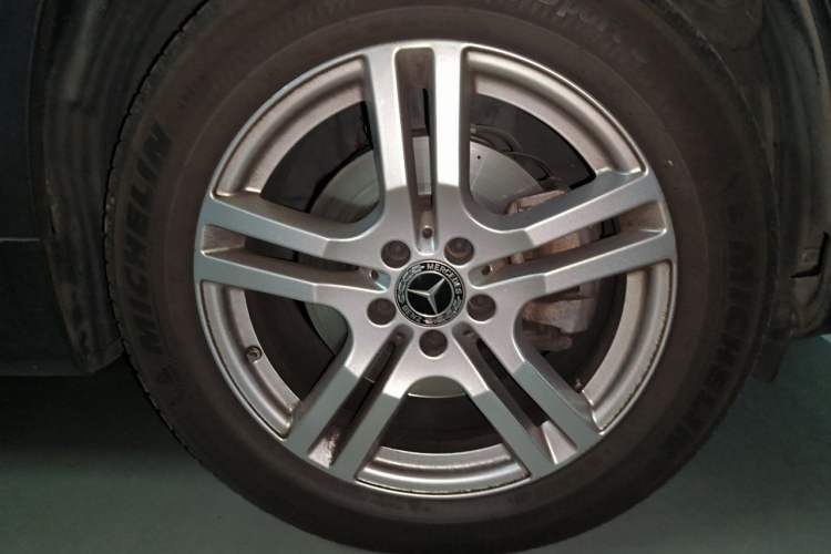 Used Mercedes-Benz GLB 2022 GLB 200 Dynamic Edition Right Front Wheel Hub