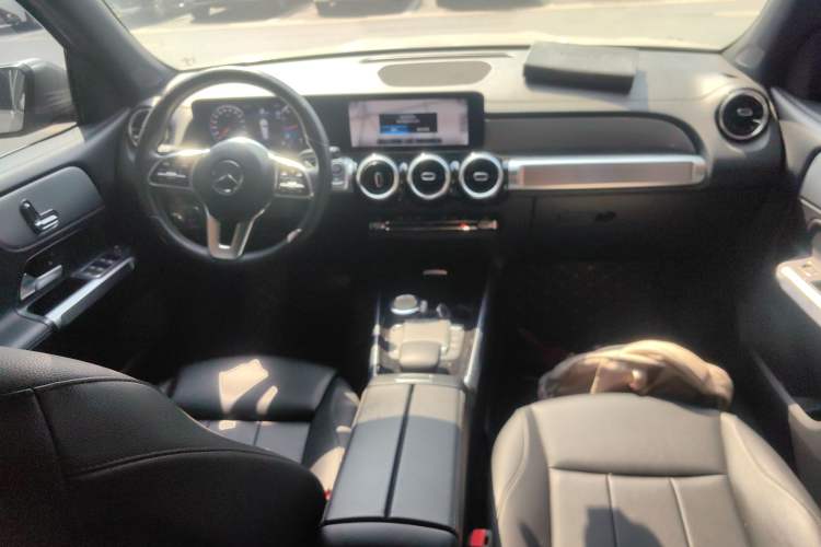 Used Mercedes-Benz GLB 2022 Refresh GLB 200 Dynamic Edition Center Console