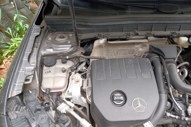 Used Mercedes-Benz GLB 2022 Second Facelift GLB 200 Fashion Edition Engine Bay Right