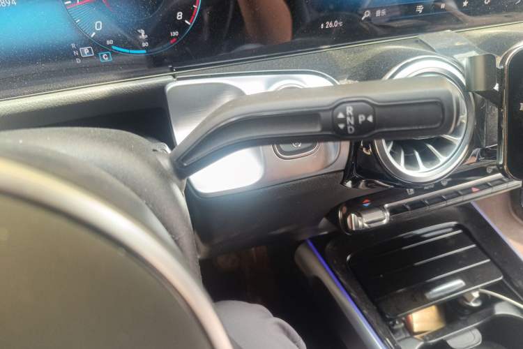 Used Mercedes-Benz GLB 2022 GLB 200 Dynamic Edition Gear Lever