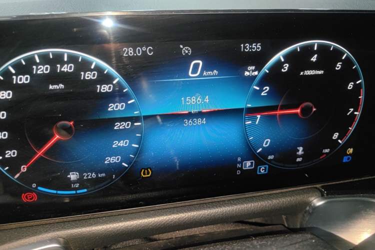 Used Mercedes-Benz GLB 2022 Refresh GLB 200 Dynamic Edition Instrument Cluster