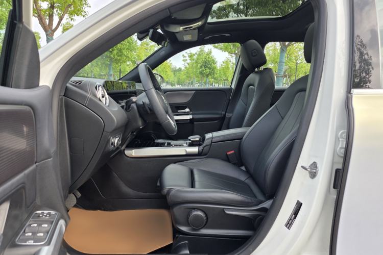Used Mercedes-Benz GLB 2022 GLB 220 Dynamic Edition Interior 1