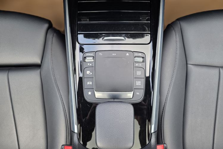 Used Mercedes-Benz GLB 2022 GLB 220 Dynamic Edition Interior 11