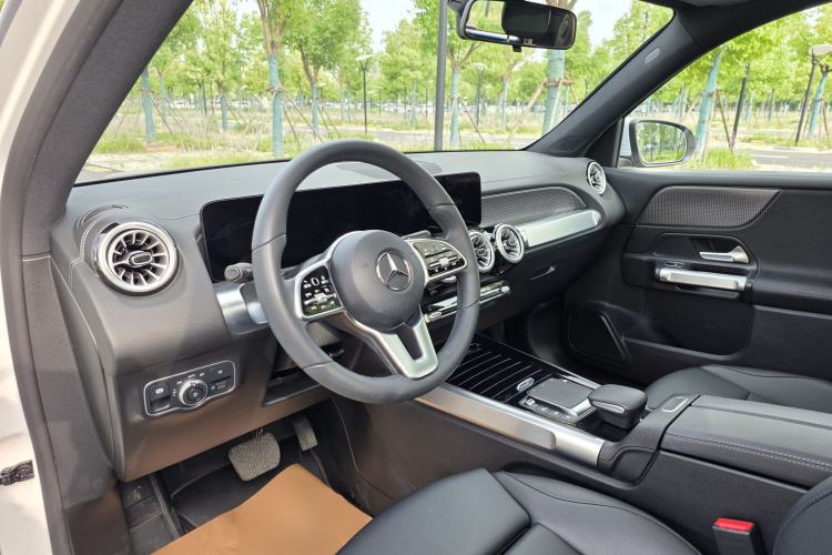 Used Mercedes-Benz GLB 2022 GLB 220 Dynamic Edition Interior 4