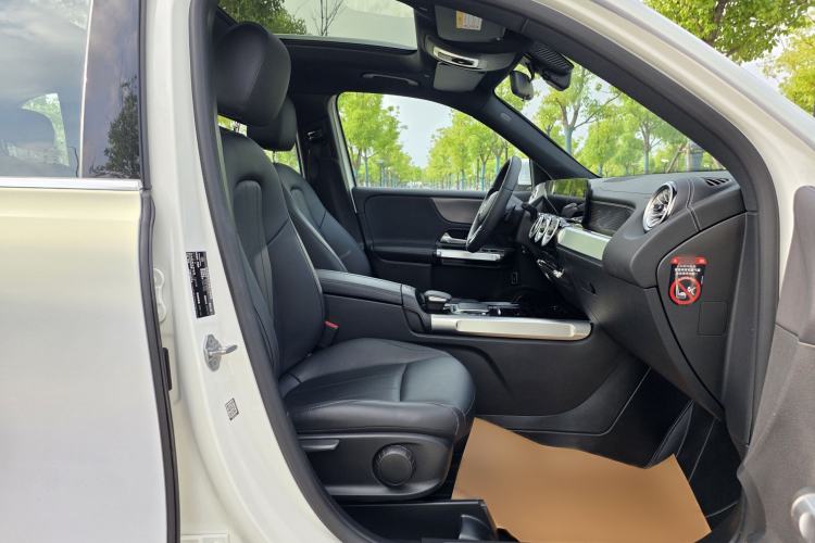 Used Mercedes-Benz GLB 2022 GLB 220 Dynamic Edition Interior 5