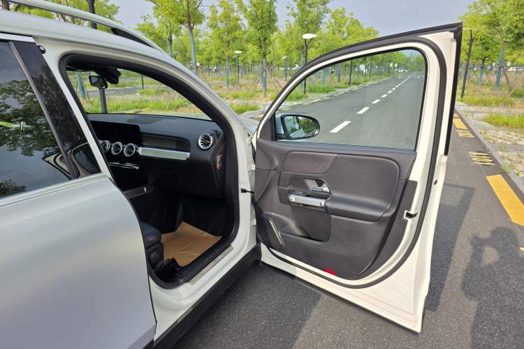 Used Mercedes-Benz GLB 2022 GLB 220 Dynamic Edition Interior 7