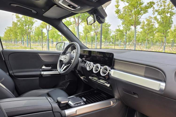 Used Mercedes-Benz GLB 2022 GLB 220 Dynamic Edition Interior 8