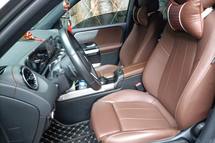 Used Mercedes-Benz GLB 2022 Second Facelift GLB 200 Fashion Edition Left Front Seat