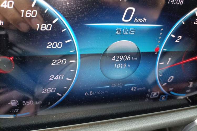 Used Mercedes-Benz GLB 2022 Second Facelift GLB 200 Fashion Edition Odometer Close Up
