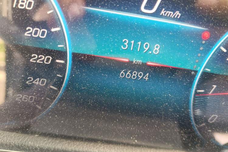 Used Mercedes-Benz GLB 2022 GLB 200 Dynamic Edition Odometer Close Up