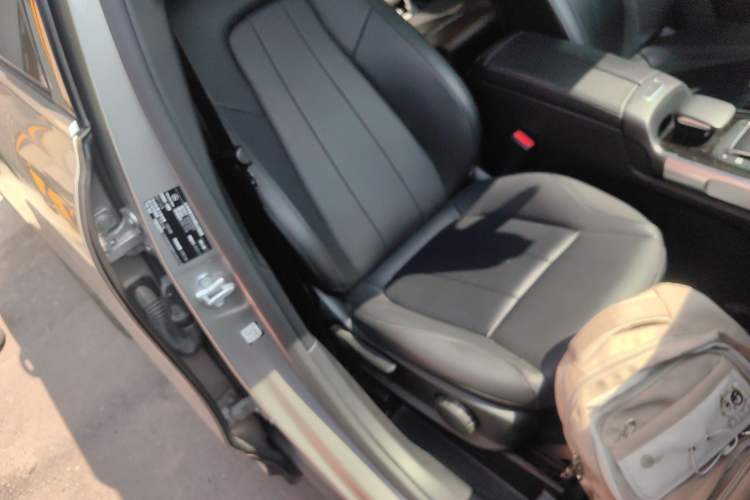 Used Mercedes-Benz GLB 2022 Refresh GLB 200 Dynamic Edition Right Front Seat
