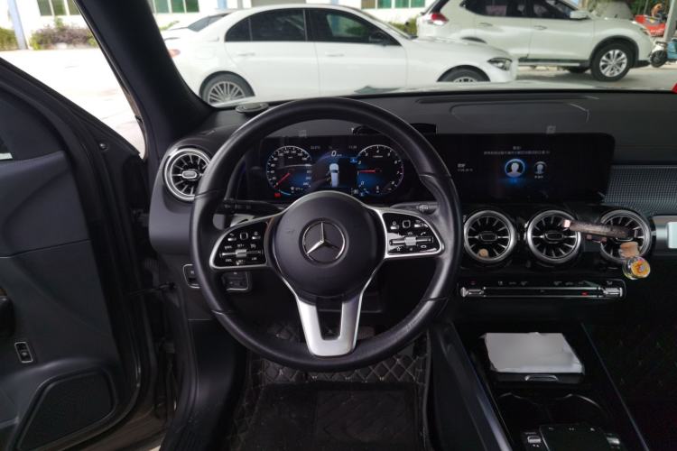 Used Mercedes-Benz GLB 2022 GLB 220 Dynamic Edition Steering Wheel