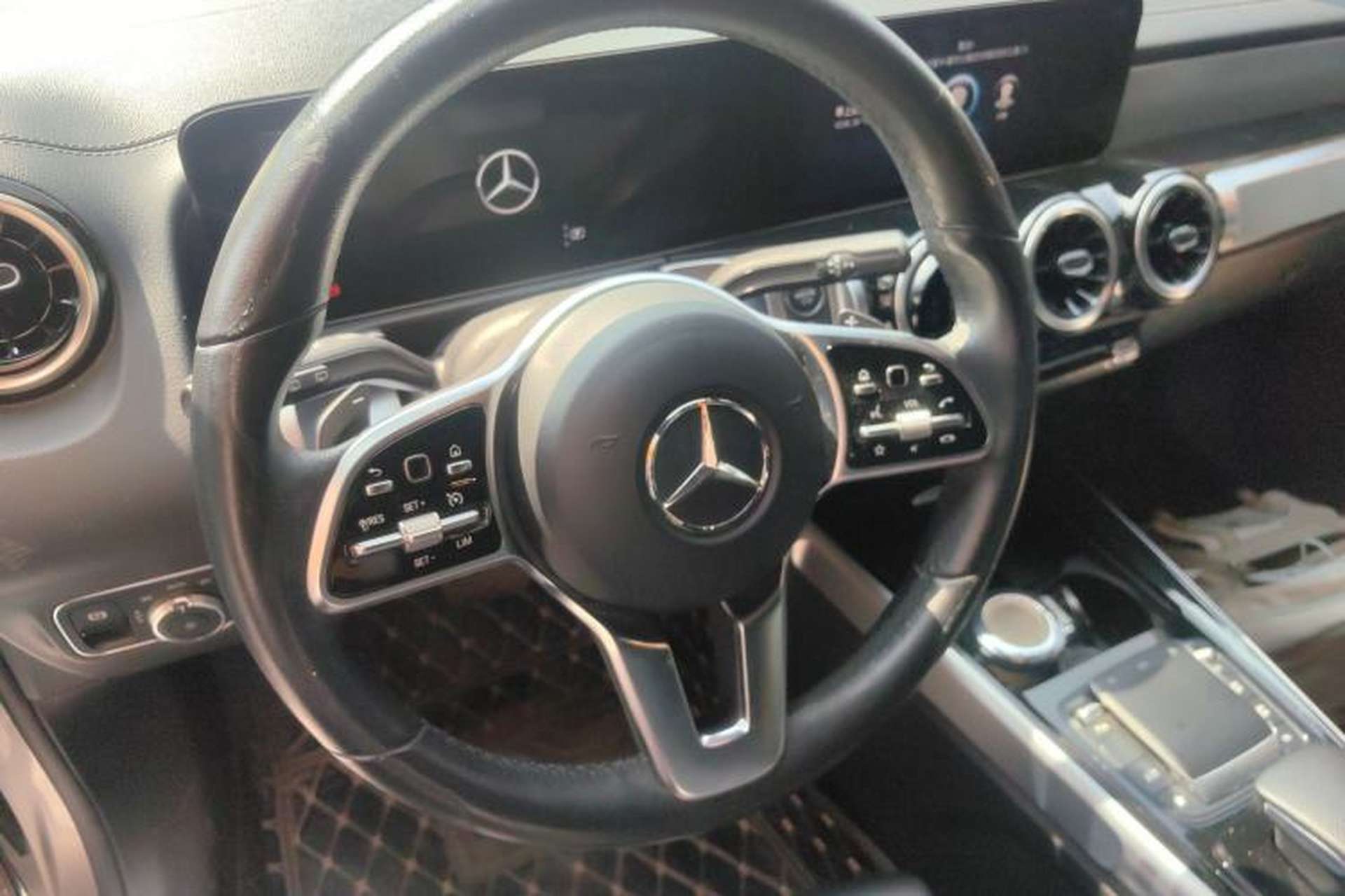 Used Mercedes-Benz GLB 2022 Refresh GLB 200 Dynamic Edition Steering Wheel