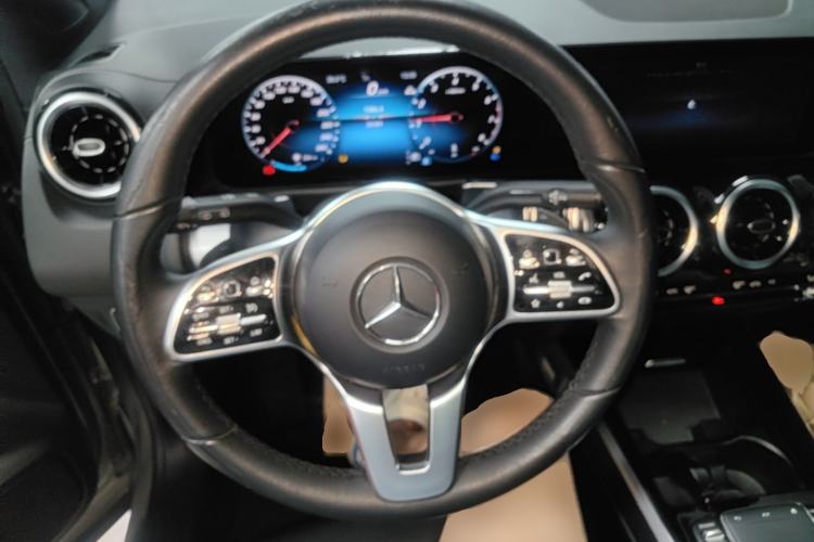 Used Mercedes-Benz GLB 2022 Refresh GLB 200 Dynamic Edition Steering Wheel