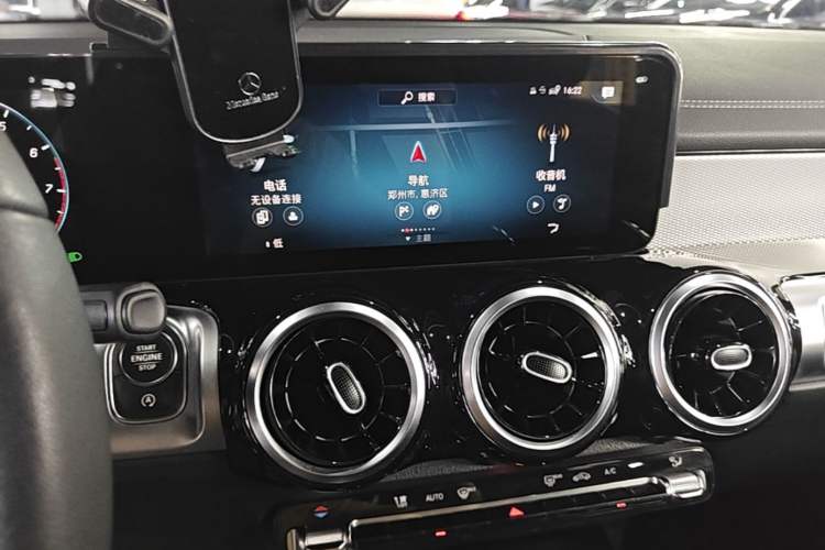Used Mercedes-Benz GLB 2022 Second Facelift GLB 200 Fashion Edition Audio And AC Panel