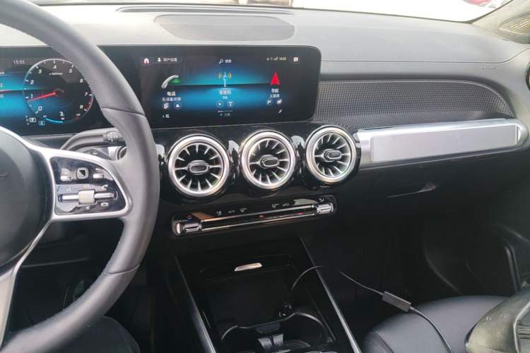 Used Mercedes-Benz GLB 2022 GLB 220 Dynamic Edition Audio And AC Panel