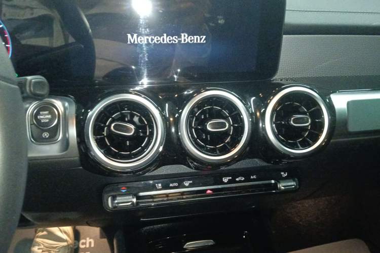 Used Mercedes-Benz GLB 2022 Second Facelift GLB 200 Dynamic Edition Audio And AC Panel