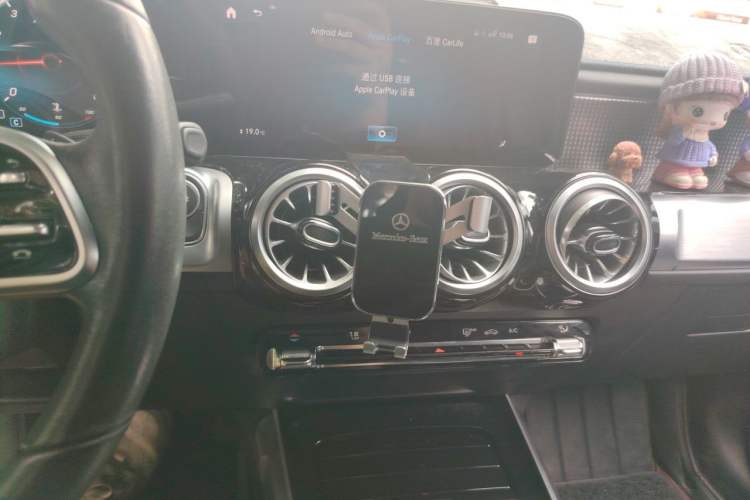 Used Mercedes-Benz GLB 2022 Updated GLB 200 Fashion Edition Audio And AC Panel