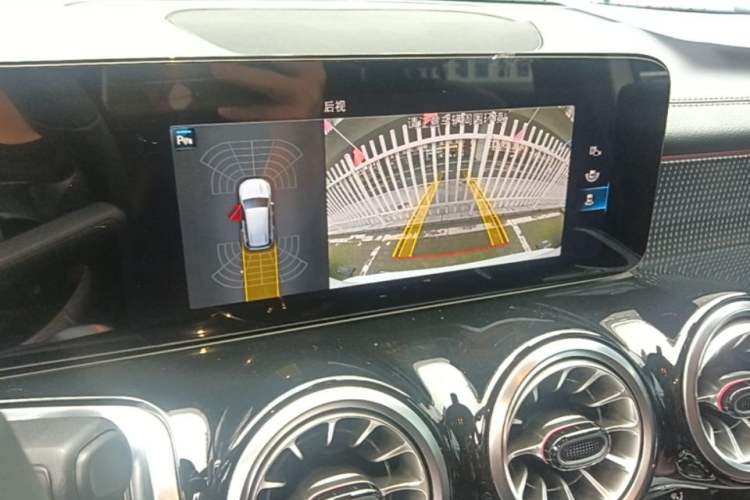 Used Mercedes-Benz GLB 2022 GLB 220 Dynamic Edition Audio And AC Panel